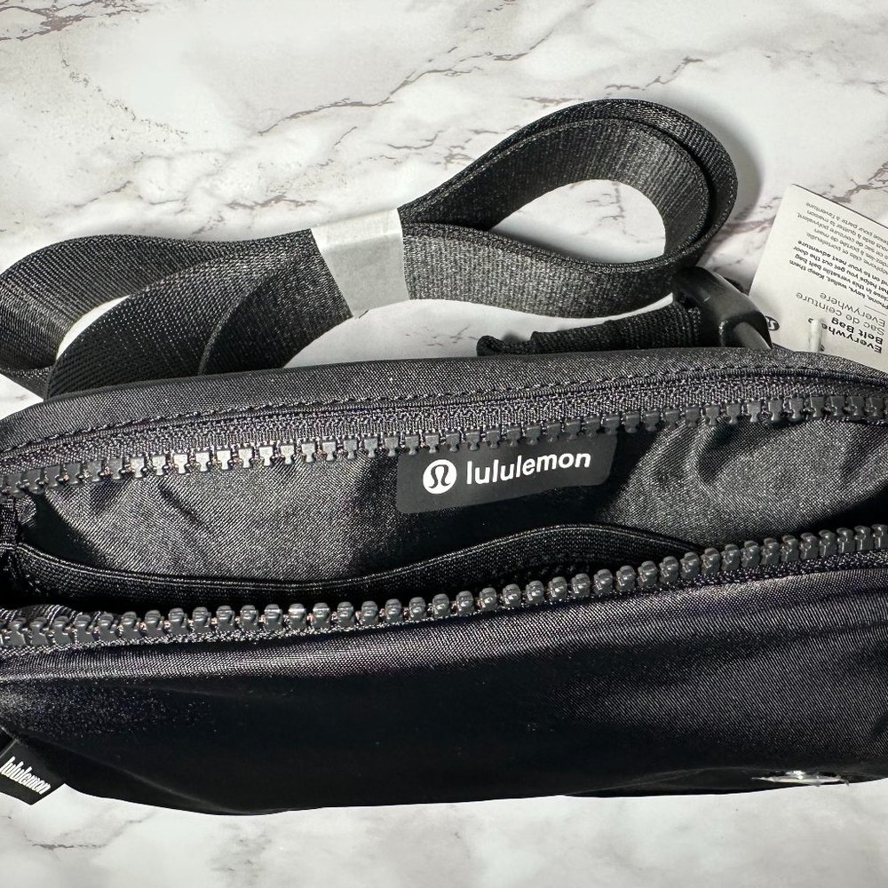 New Lululemon Everywhere Belt Bag Black Extended Strap Crossbody Fanny Pack